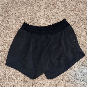 Lululemon Black Hotty Hot Shorts 4 inch